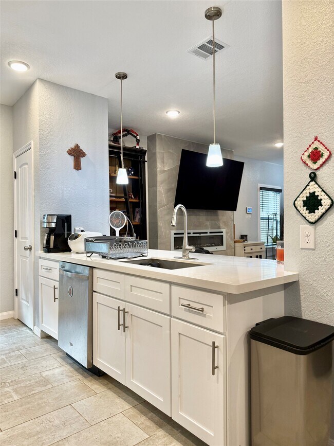 Foto del edificio - 17501 Deer Creek Dr