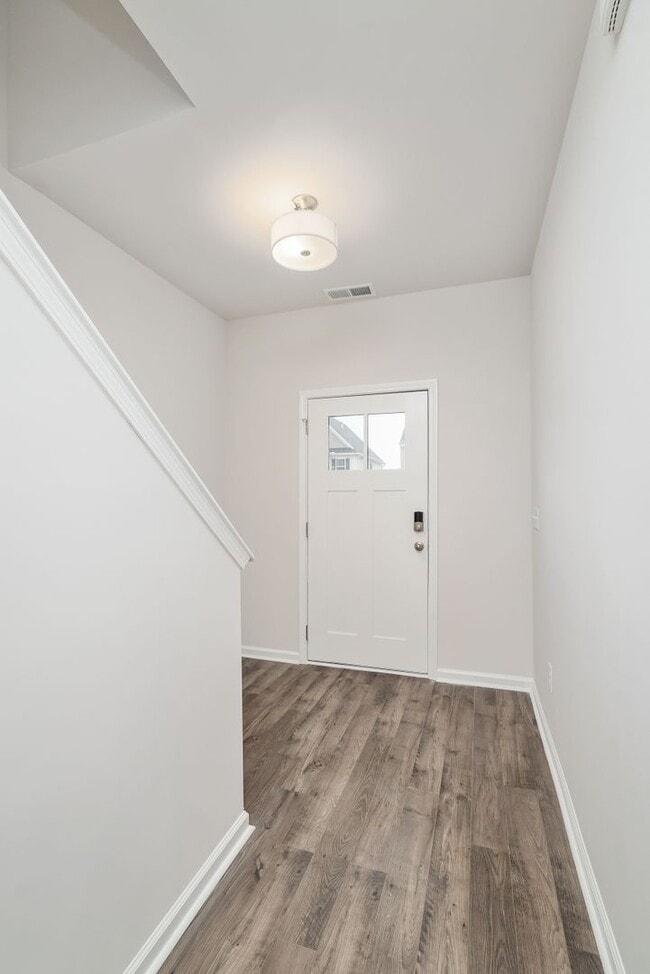 Building Photo - 618 Count Fleet Ct