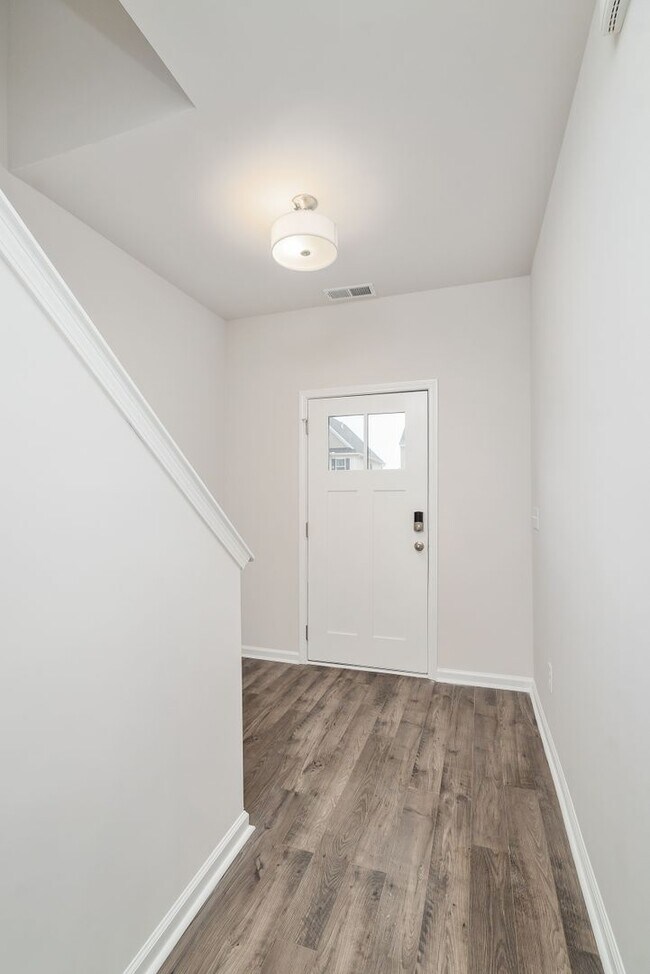 Foto del edificio - 618 Count Fleet Ct