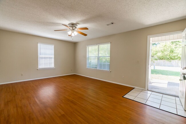Building Photo - 594 Dockery Ln