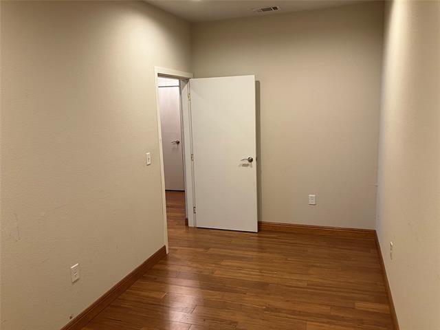 Foto del edificio - 1220 W Trinity Mills Rd