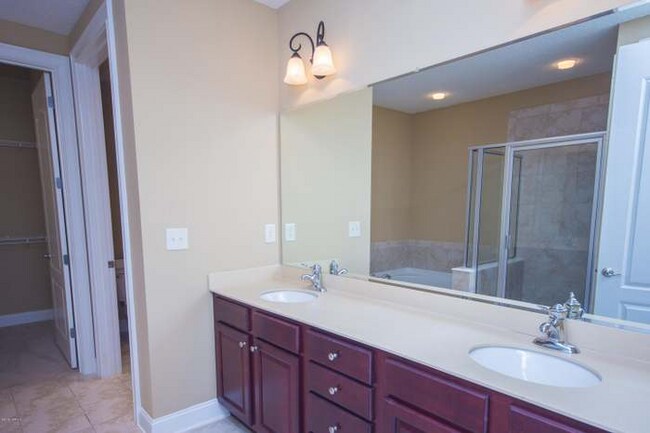 Foto del edificio - 4300 S Beach Pkwy