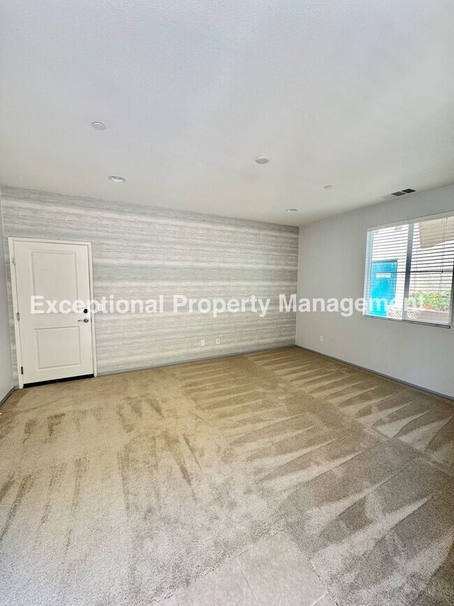 Foto del edificio - Great 3 bed 3 bath home