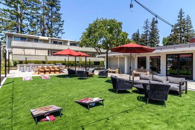 Building Photo - Walnut Hill