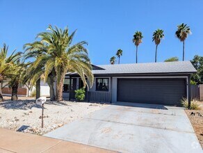 Building Photo - 2327 E Paradise Ln