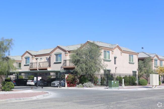 Building Photo - 1611 N 3rd Ave