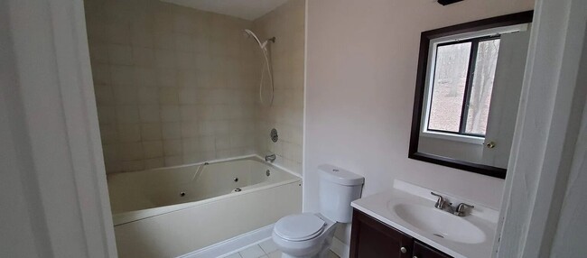 Foto del edificio - 350 Crewe Ct