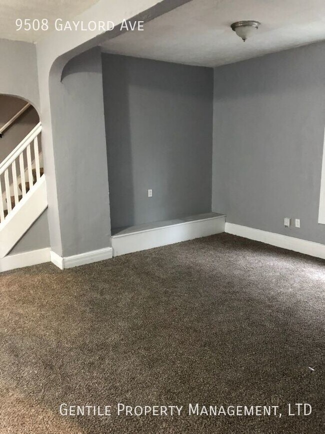 Foto del edificio - 9508 Gaylord Ave