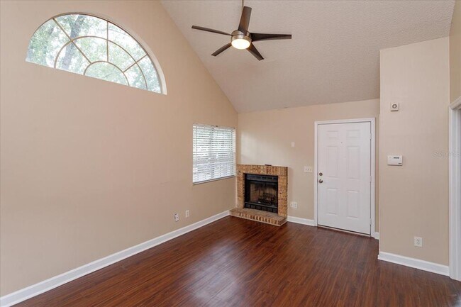 Building Photo - 620 Glenwood Ct