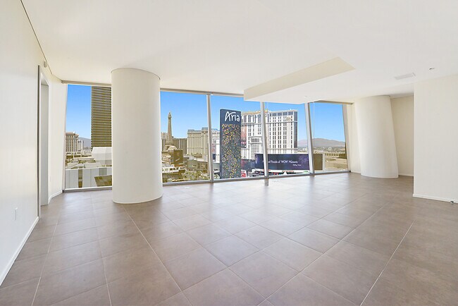 Foto del edificio - Veer Towers 1207E-North Strip Views from t...