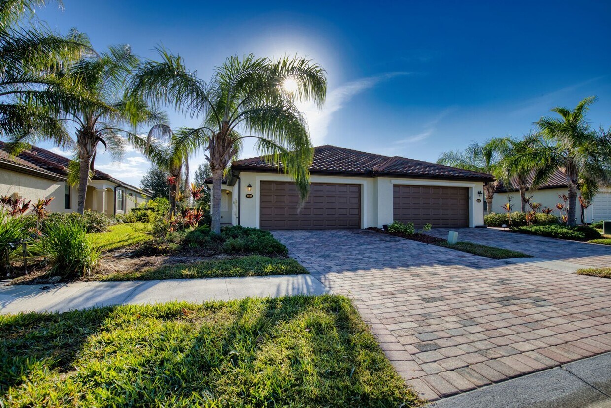 Primary Photo - Seasonal Short-Term Villa located in Gran ...