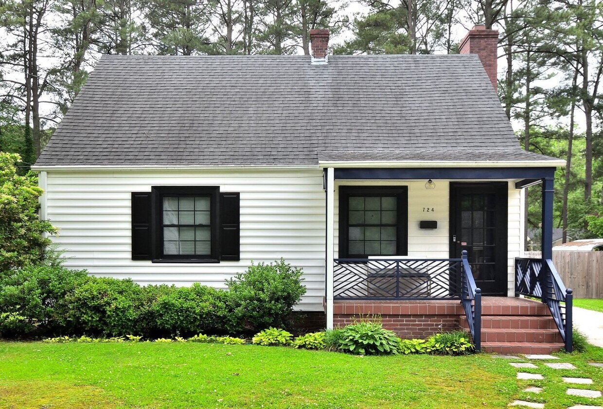 Primary Photo - 724 Cedarbrook Dr