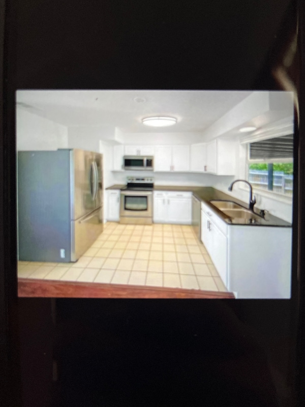 Foto del edificio - 14827 Sussex Dr