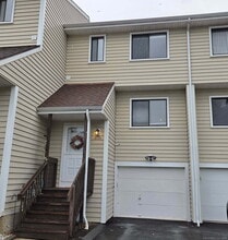 Building Photo - 335 Monticello Dr