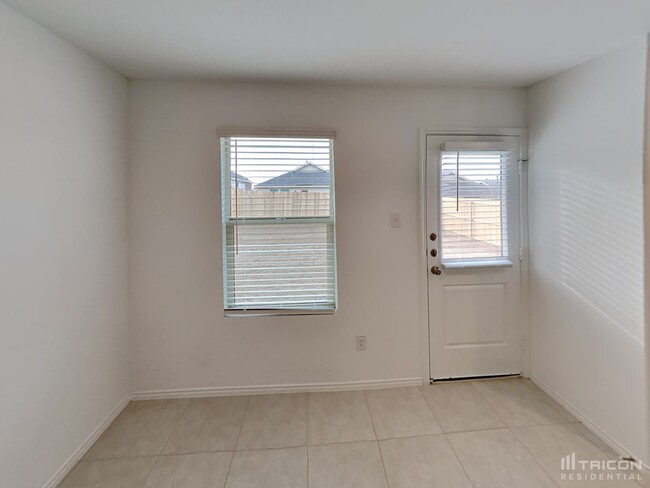 Foto del edificio - 8424 Fawn Creek Dr