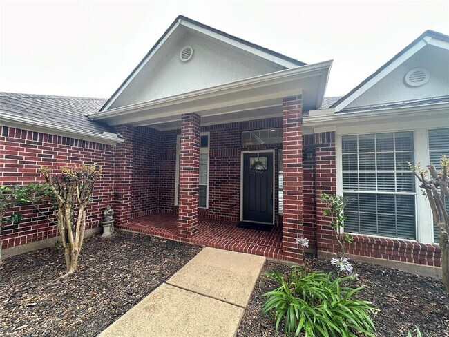 Building Photo - 5035 Chappel Hill Dr