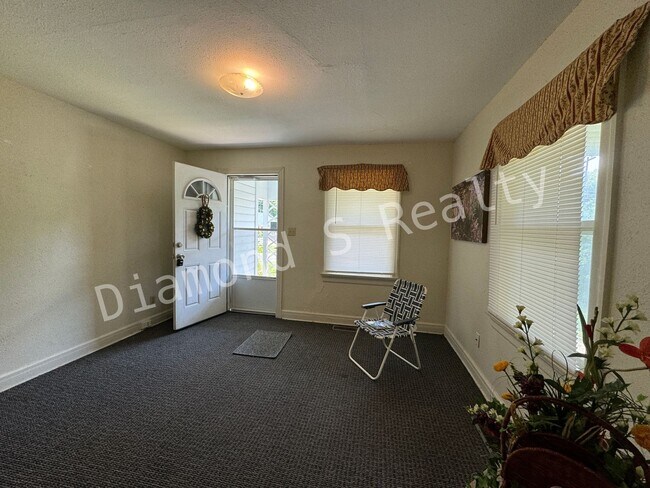 Foto del edificio - Cute and Clean 2 Bedroom Home Available Now!