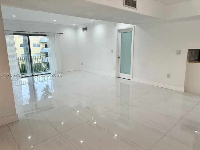 Foto del edificio - 7401 SW 82nd St