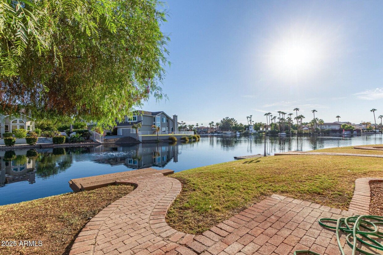 Foto principal - 1413 W Coral Reef Dr
