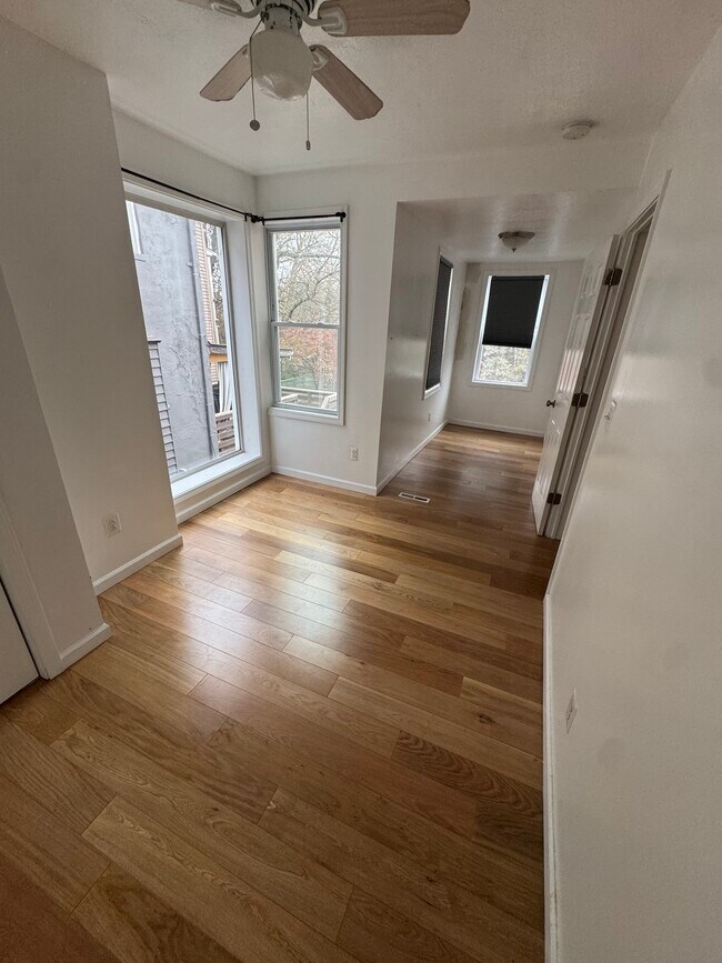 Foto del edificio - 1321 Virginia Ave