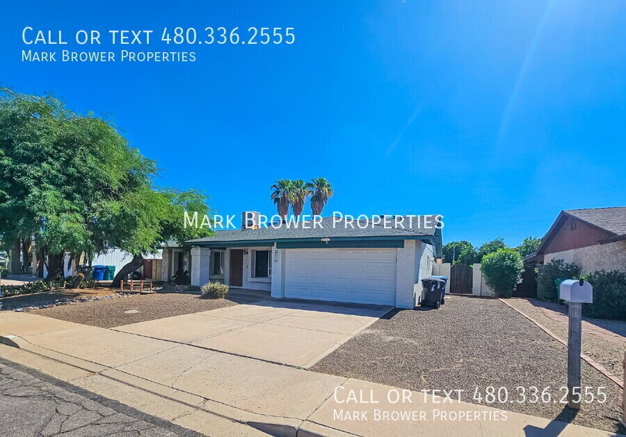 Primary Photo - 643 W Medina Ave