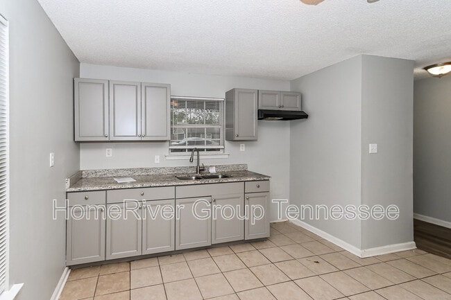 Building Photo - 3878 Winwood Dr