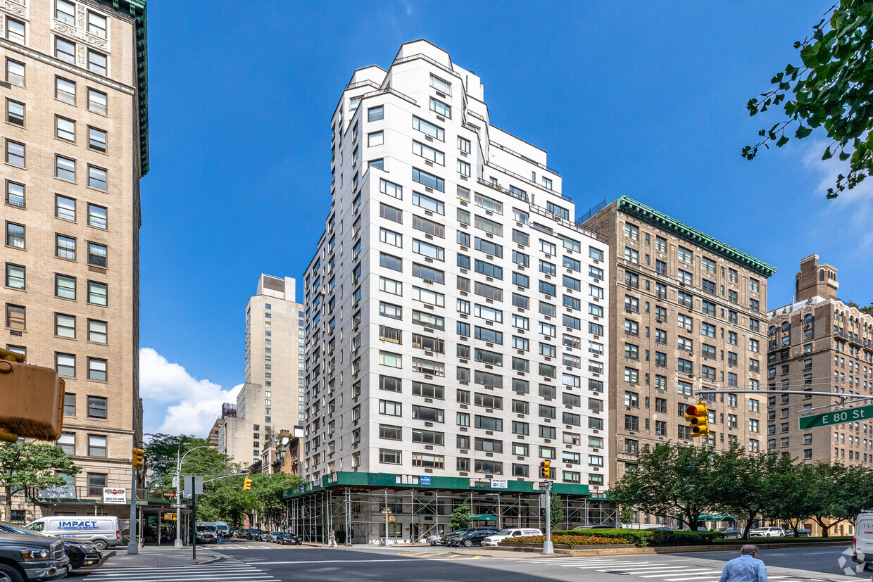 Foto principal - 69 E 80th St