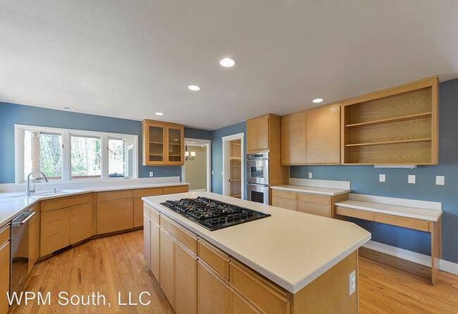 Building Photo - 3 br, 2.5 bath House - 13831 232nd Ave SE