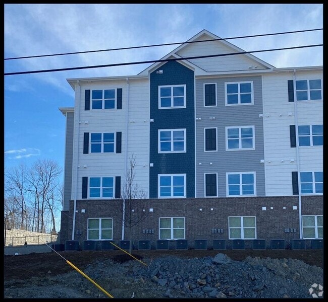 Building Photo - The Leslie