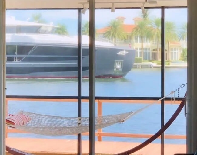 Building Photo - 710 NE 7th St