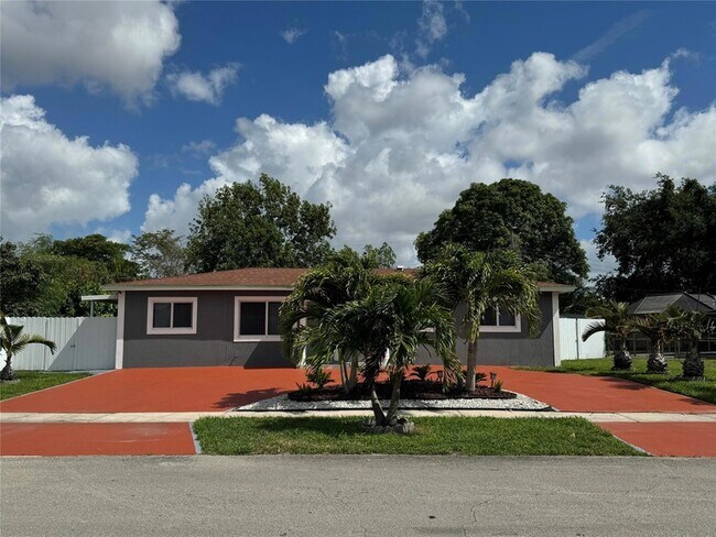 Building Photo - 6471 SW 27th Street