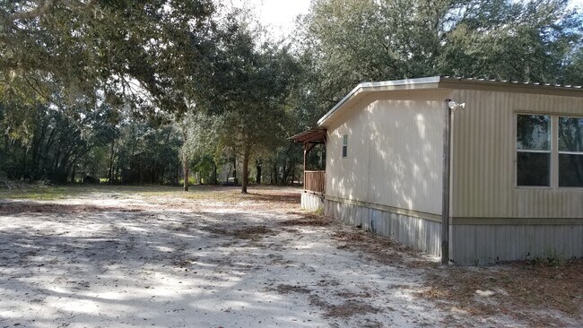 Foto del edificio - 103 Nancy Ave