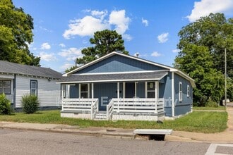 Building Photo - 3335 31st Pl N
