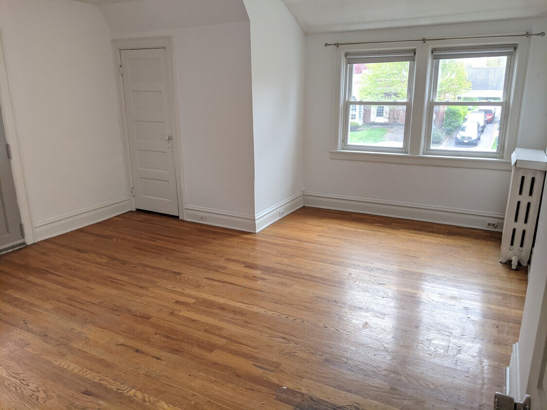 Primary Photo - 1608 W Broad St