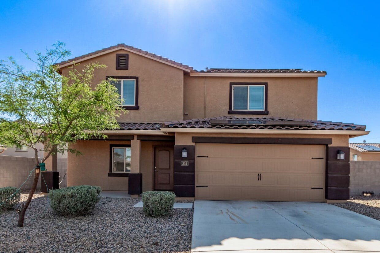 Primary Photo - Stunning 2-Story with Modern Living in Flo...