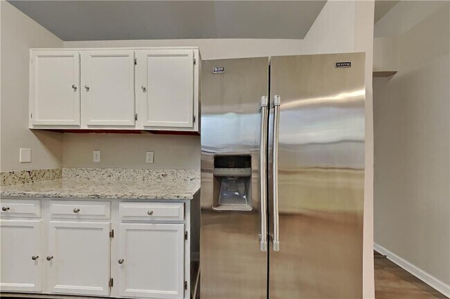 Foto del edificio - 5990 Bayside Dr NW