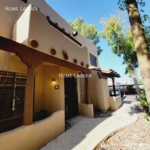 Building Photo - 1446 E Grovers Ave