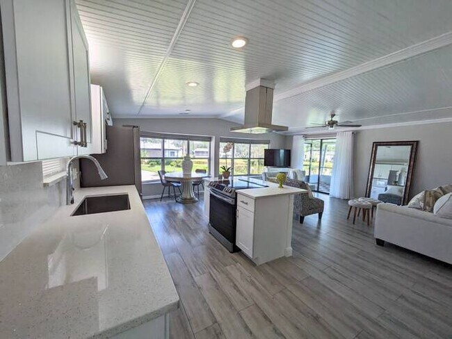 Building Photo - 79 N Meadow Dr