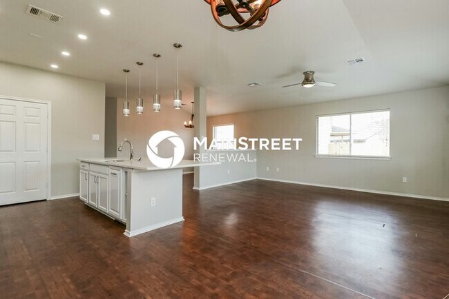 Foto del edificio - 4 Bedroom Pet-Friendly Home in Manor, TX with Main Street Renewal