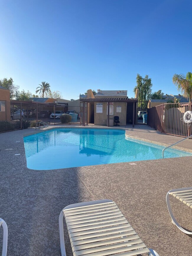 Foto del edificio - TEMPE 3 BEDS, 2 BATH CONDO W/COMMUNITY POO...