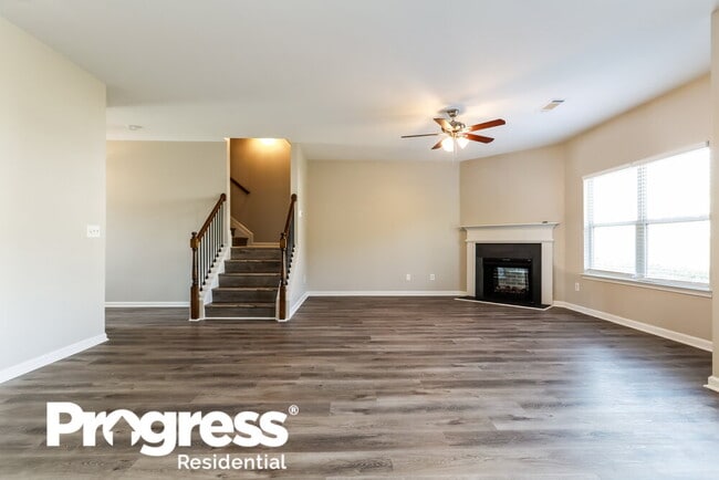 Building Photo - 576 Grenier Terrace NE