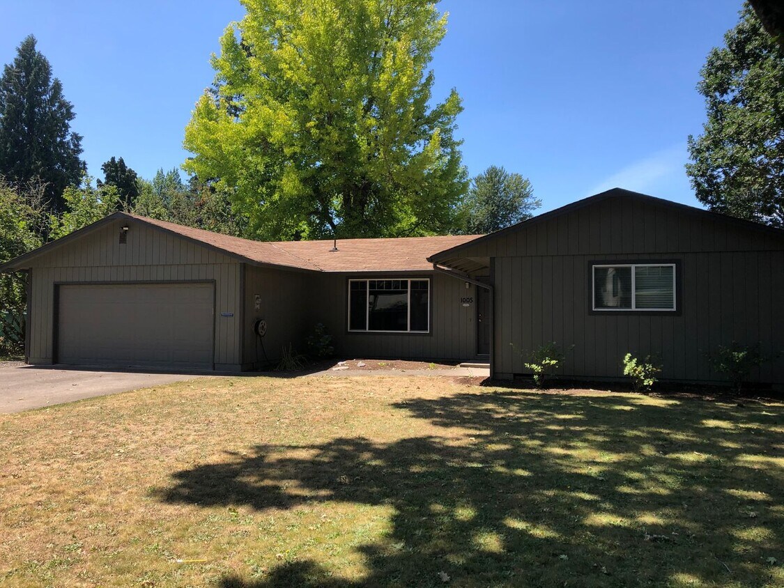 Foto principal - Well Maintained 3 Bed, 1 Bath Home in SE M...