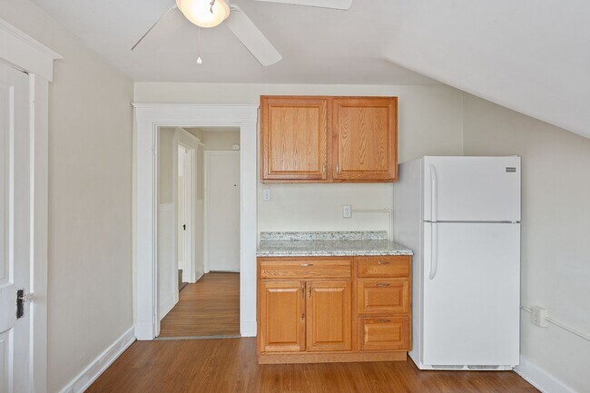 Building Photo - 2549 University Ct