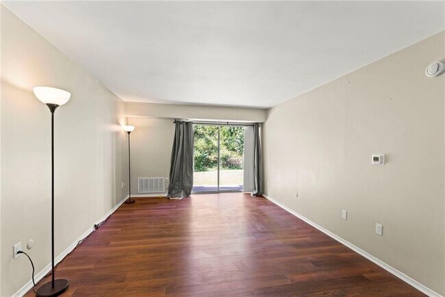 Foto del edificio - 4073 Sanlin Dr