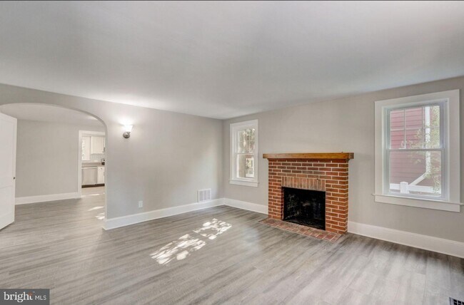 Foto del edificio - 46 N Edgewater Ave