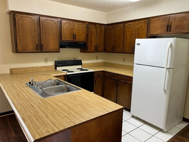Foto del edificio - Recently Updated 2 Bedroom Duplex!