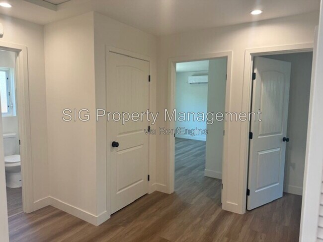 Foto del edificio - 10003 Foothill Blvd