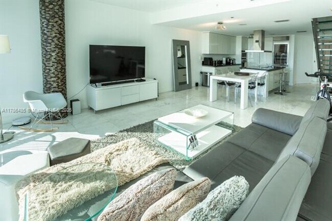 Foto del edificio - 2950 NE 188th St
