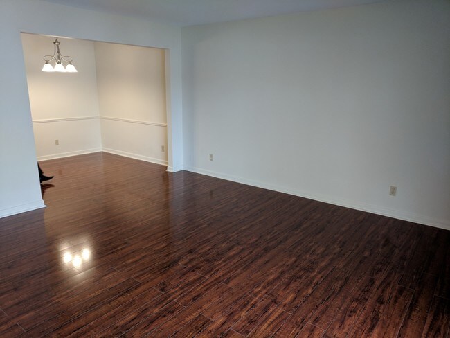 Building Photo - 6150 Cobblers Dr