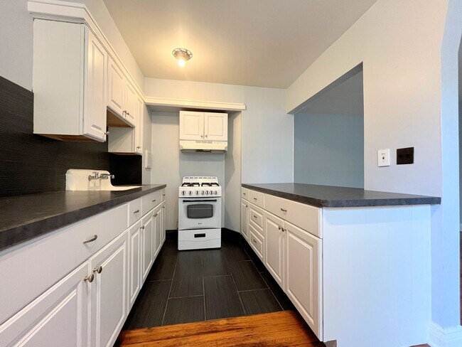 Foto del edificio - 234 Crescent Ave